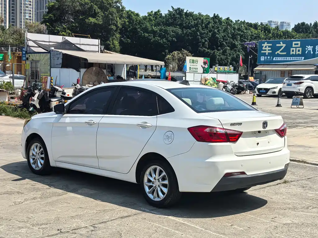 Yuexiang V7 2016 1.6L Manual Enjoyment Type National IV купить на сайте DeffCars