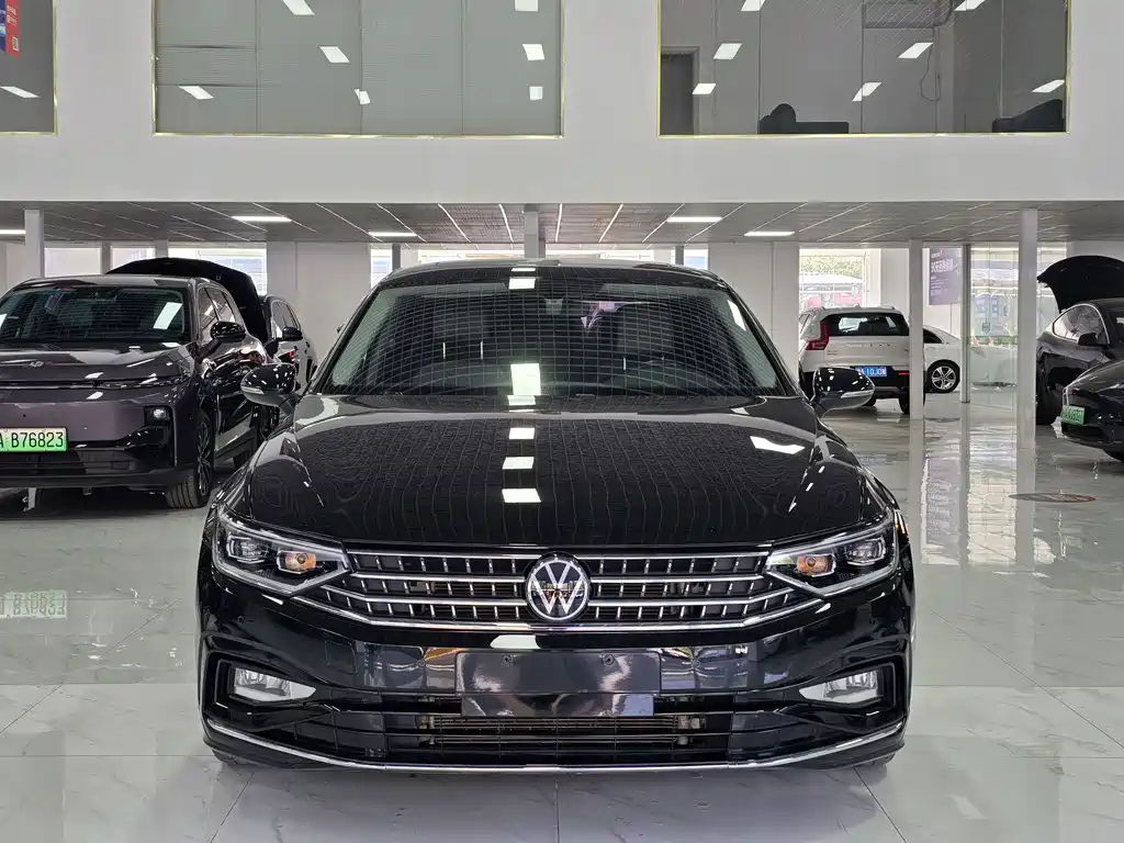 Magotan 2023 2 million commemorative edition 330TSI DSG leading model купить на сайте DeffCars