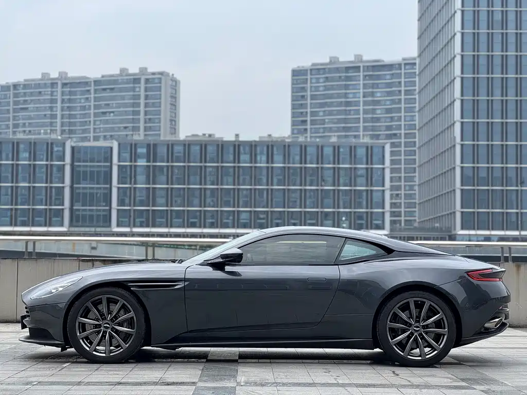 Aston Martin DB11 2019 4.0T V8 Coupe купить на сайте DeffCars