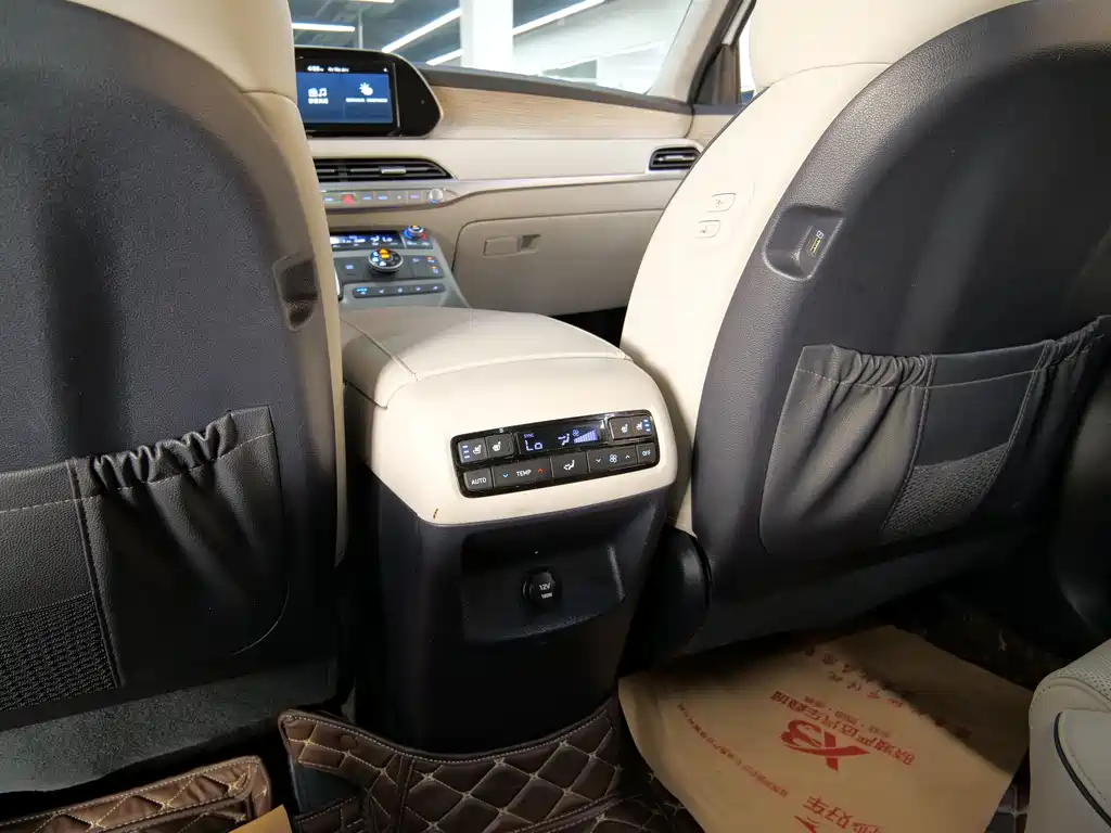 Paristi 2021 3.5L automatic four-wheel drive GLS купить на сайте DeffCars