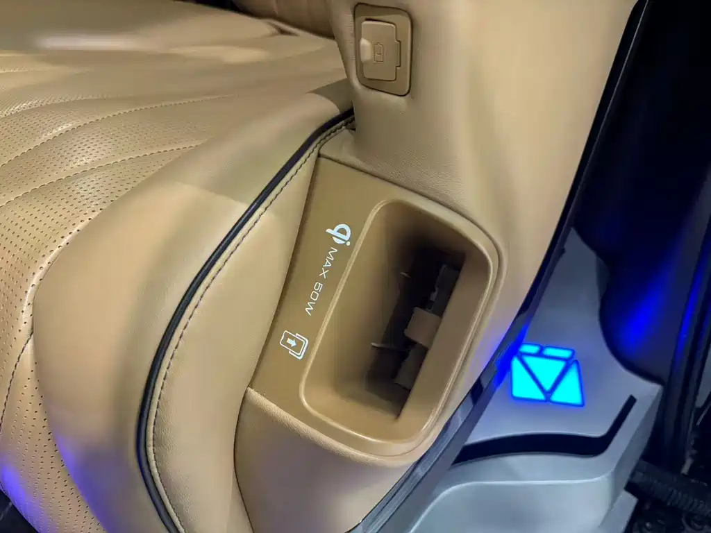 Denza D9 2024 DM-i 980 four-wheel drive flagship model купить на сайте DeffCars