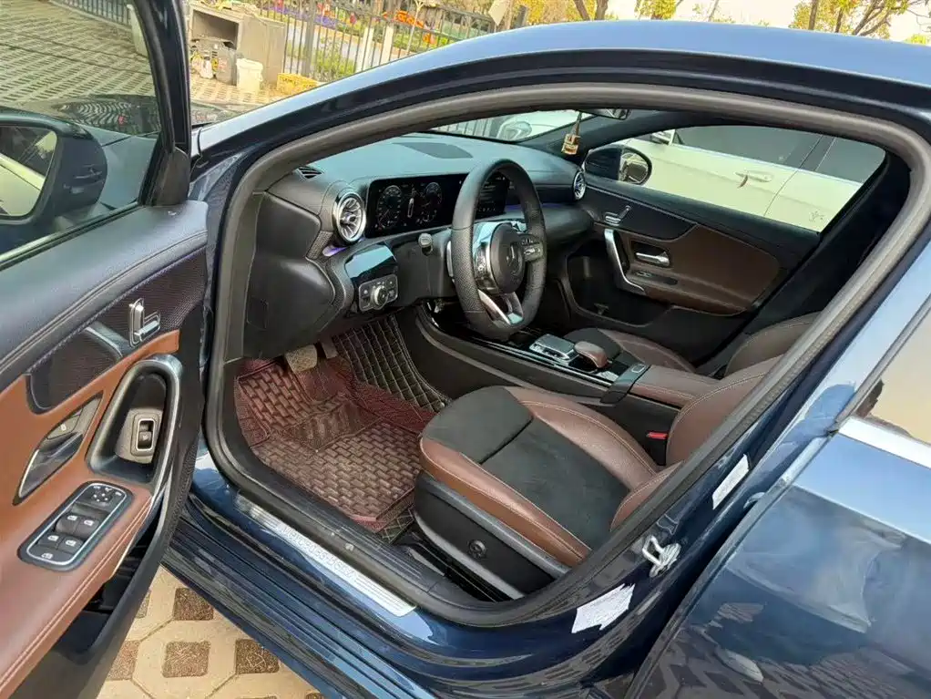 Mercedes-Benz A-Class 2020 A 200 L Sports Sedan купить на сайте DeffCars