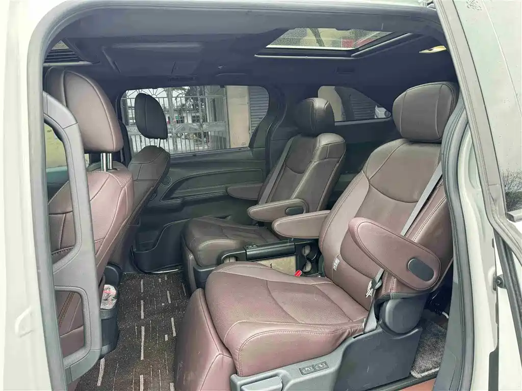 SIENNA 2023 2.5L Hybrid Platinum Edition купить на сайте DeffCars