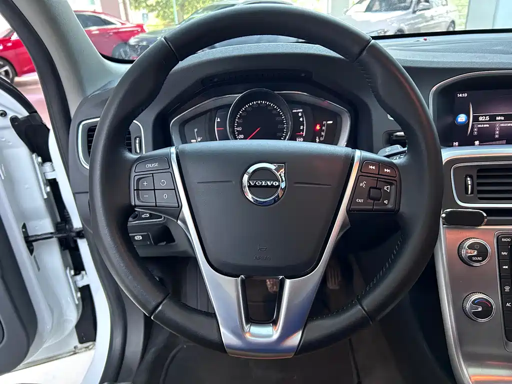 Volvo S60 2018 S60L T3 Zhijin Enterprising Edition купить на сайте DeffCars