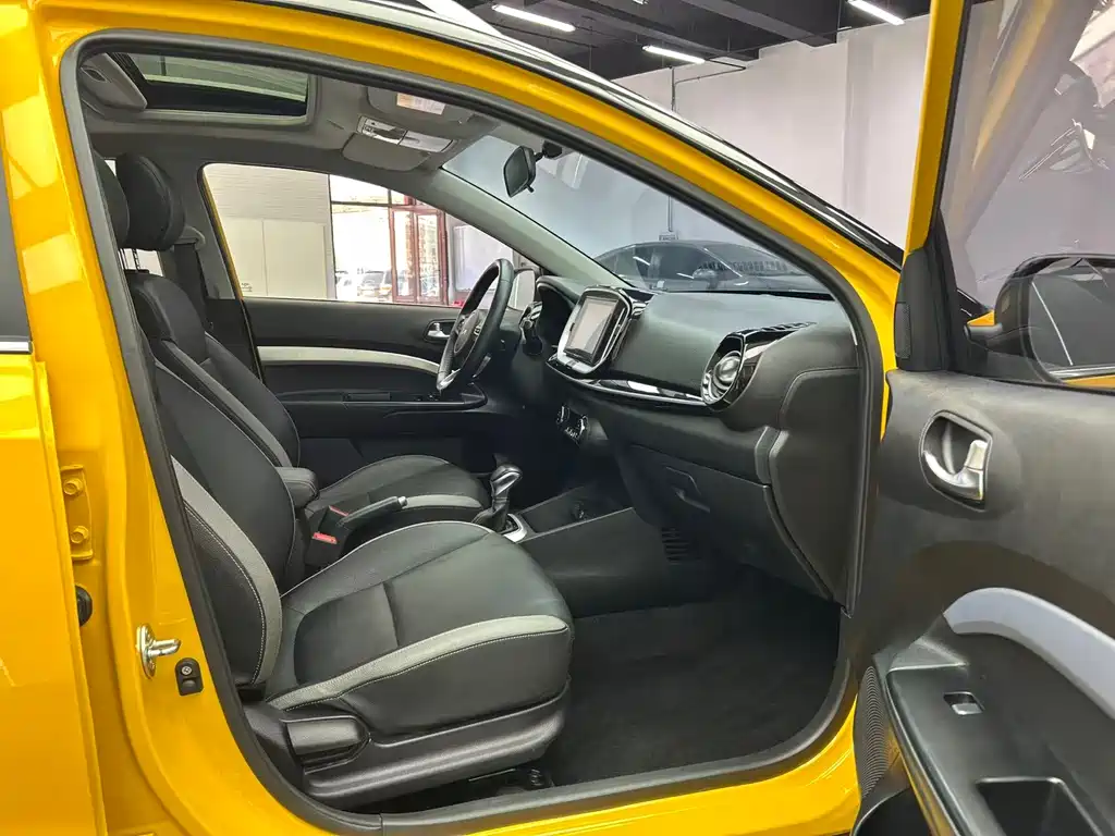 Yipao 2021 1.4L CVT fun sunroof model купить на сайте DeffCars