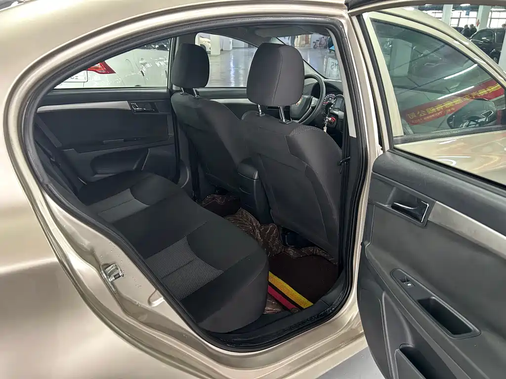 Roewe 350 2015 1.5L automatic exclusive version купить на сайте DeffCars