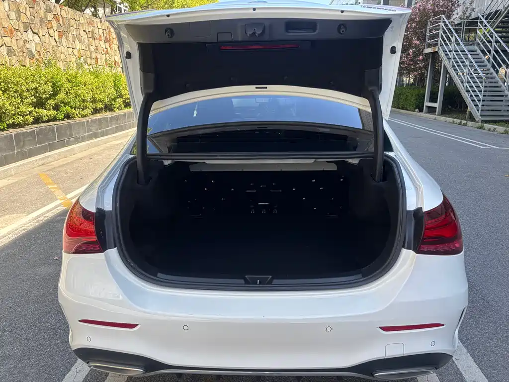 Mercedes-Benz A-Class 2023 A 200 L Dynamic купить на сайте DeffCars