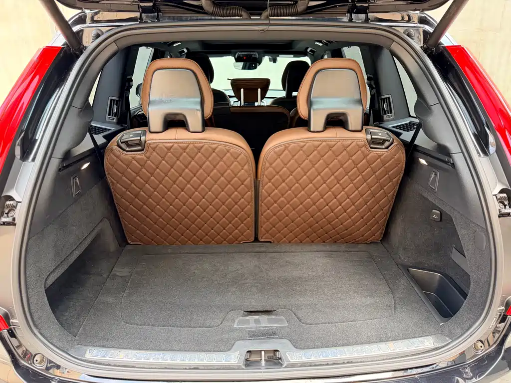 Volvo XC90 2021 B6 Zhiyi Luxury Edition 7 seats купить на сайте DeffCars