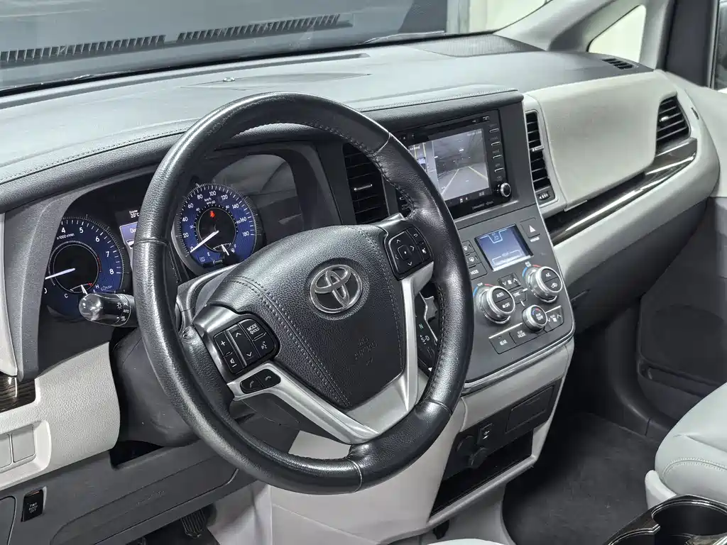 SIENNA 2015 3.5L 2WD L купить на сайте DeffCars