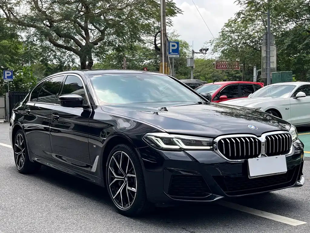 BMW 5 Series 2022 Facelift 2 530Li Exclusive M Sports Package купить на сайте DeffCars