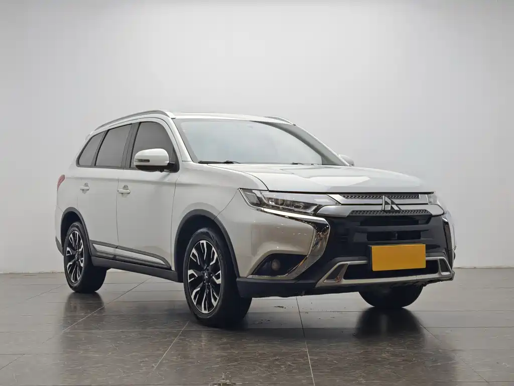 Outlander 2020 2.0L 2WD Enjoy Edition 5 seats купить на сайте DeffCars