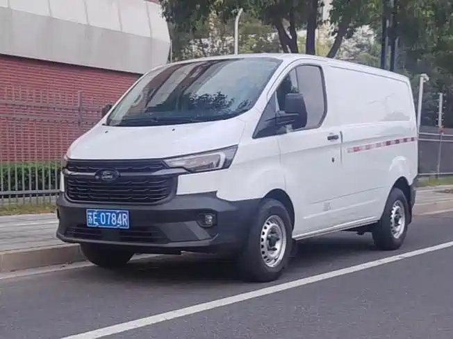 Transit 2023 2.0T diesel manual van short-axle low-roof 2/3 seats купить на сайте DeffCars