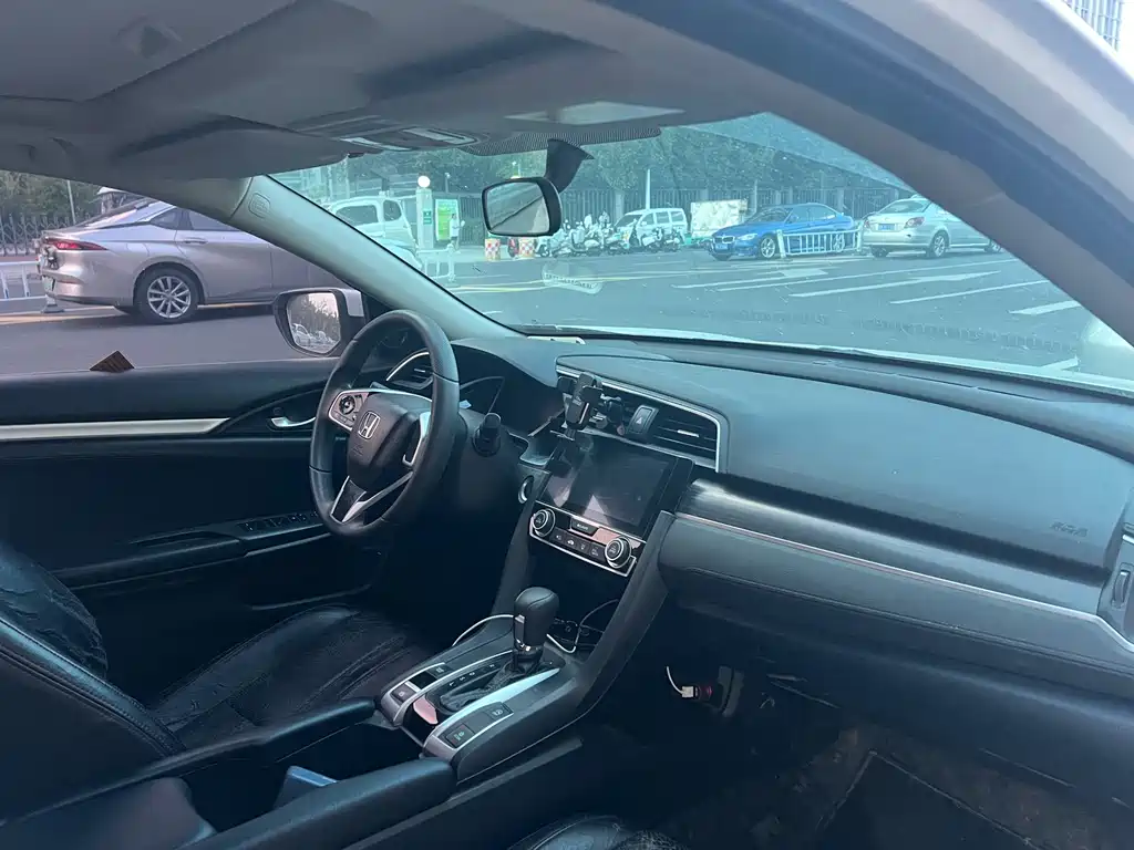 Civic 2019 220TURBO CVT Dynamic Edition National V купить на сайте DeffCars