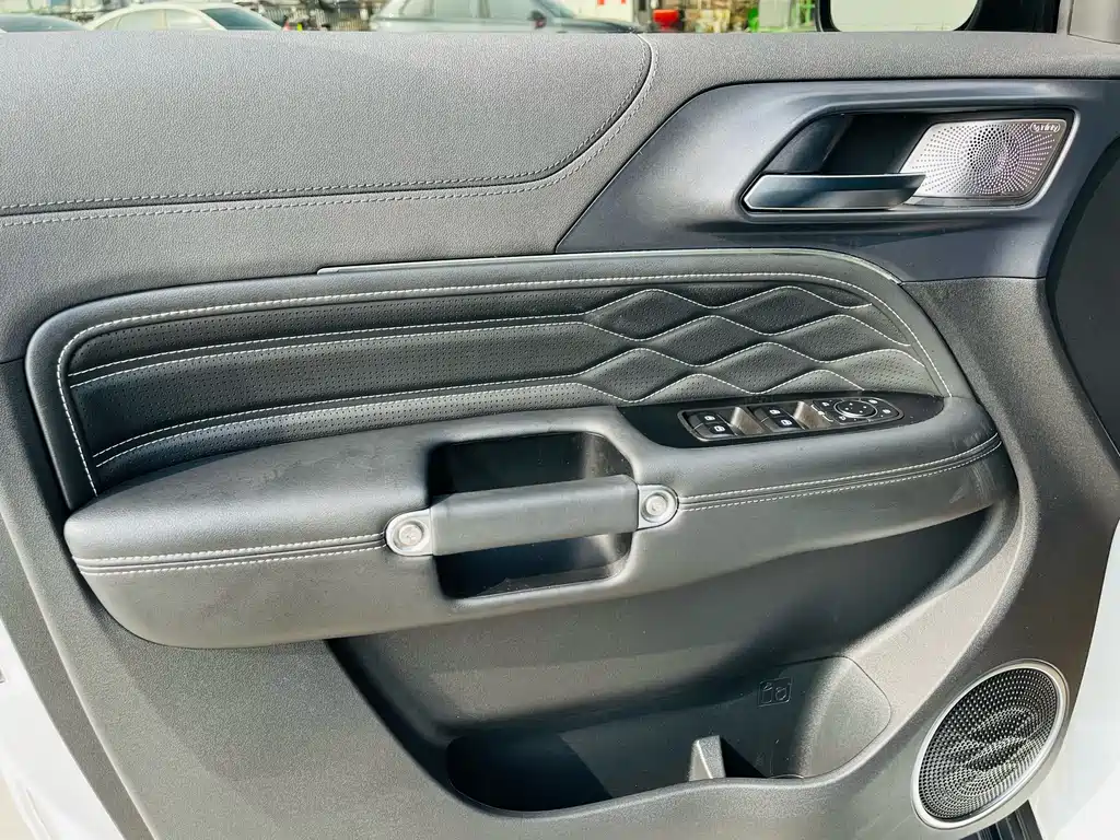 Tank 300 2024 2.0T Conqueror купить на сайте DeffCars