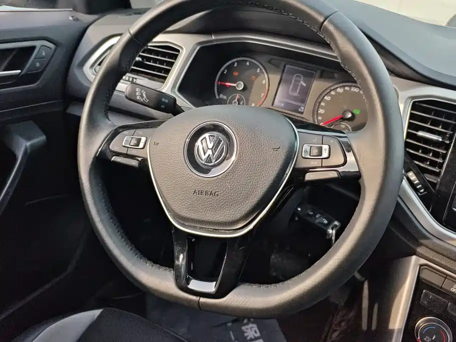 T-ROC 2020 230TSI DSG two-wheel drive aggressive model купить на сайте DeffCars