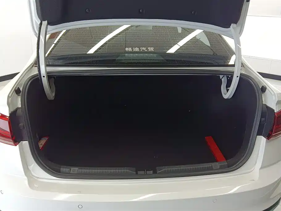 Bora 2023 200TSI DSG Smart Travel Edition купить на сайте DeffCars