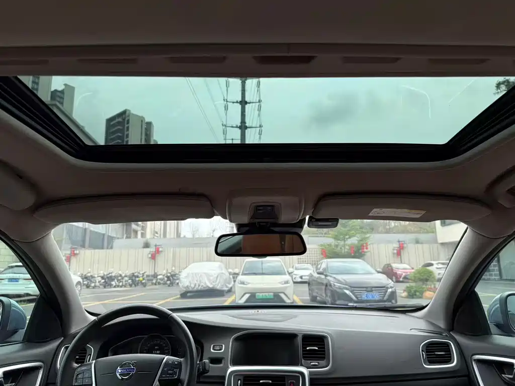 Volvo S60 2018 S60L T3 Smart Edition купить на сайте DeffCars