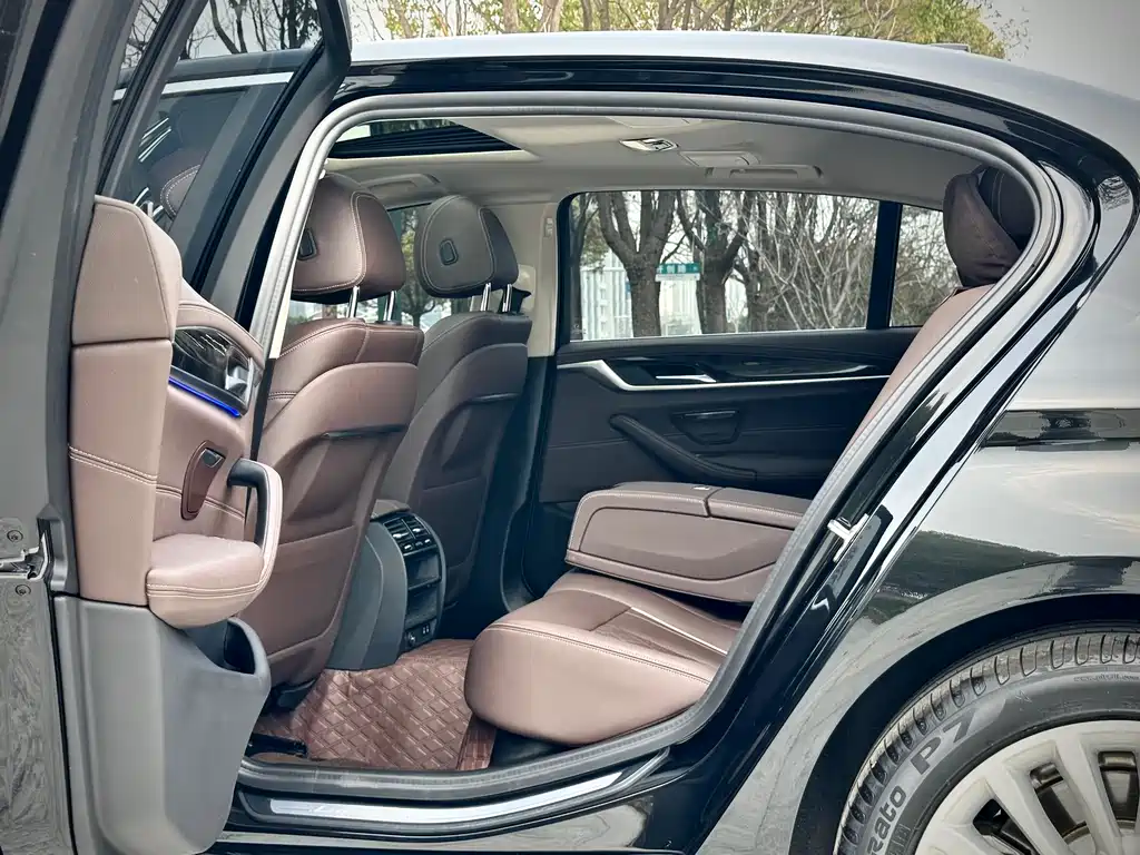BMW 5 Series 2021 525Li Luxury Package купить на сайте DeffCars