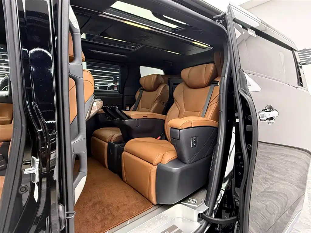 Alfa 2025 Dual Engine 2.5L Premium Gold Edition купить на сайте DeffCars