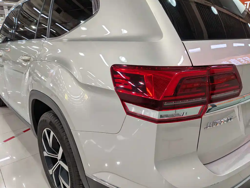 Touron 2017 380TSI four-wheel drive luxury version купить на сайте DeffCars