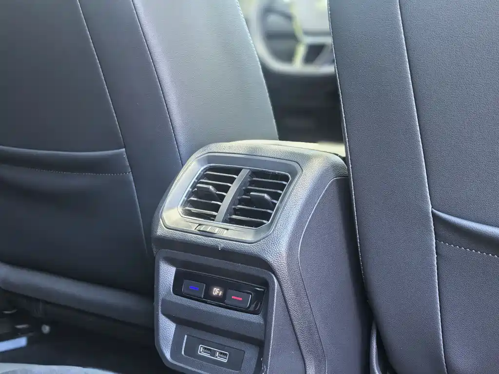Tiguan L 2017 330TSI automatic two-wheel drive luxury version купить на сайте DeffCars