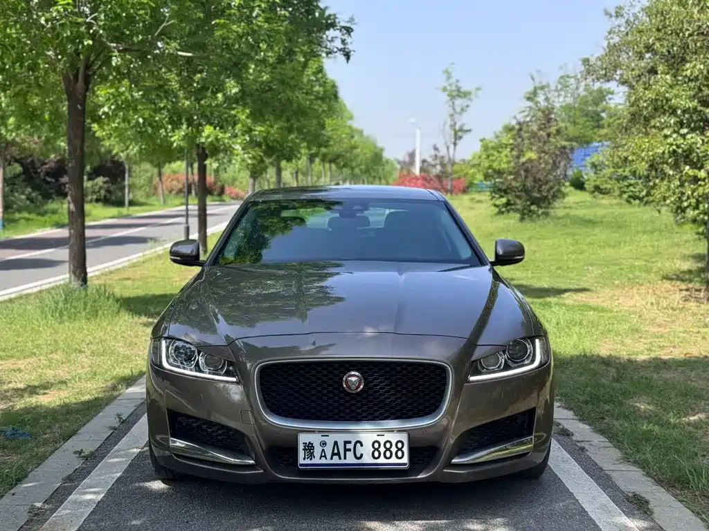 Jaguar XF 2016 XF 2.0T 2WD Fenghua Edition купить на сайте DeffCars