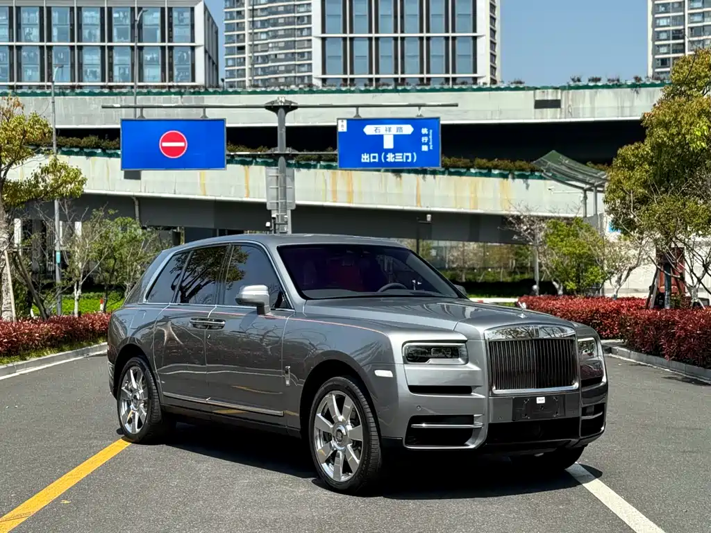 Cullinan 2018 four-seat version купить на сайте DeffCars