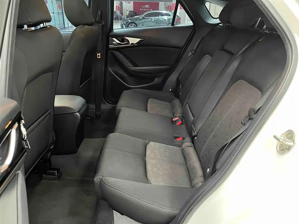 Mazda CX-4 2021 2.0L automatic two-wheel drive Blue Sky Vitality Edition купить на сайте DeffCars