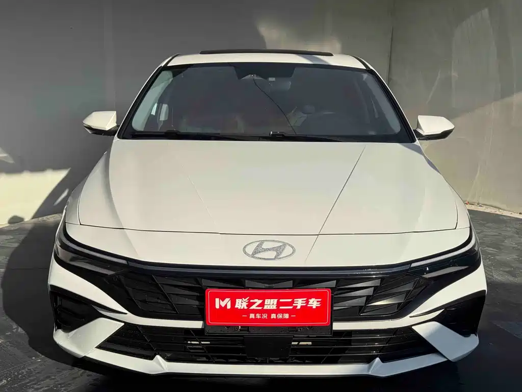 Elantra 2023 1.5L CVT LUX Premium Edition купить на сайте DeffCars