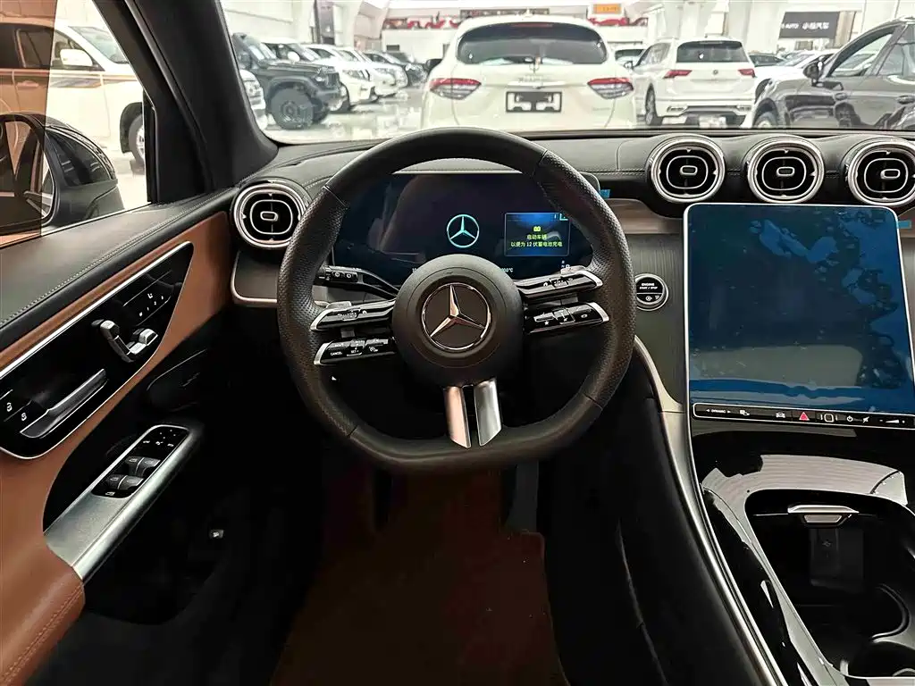 Mercedes-Benz GLC 2023 GLC 260 L 4MATIC luxury model 5 seats купить на сайте DeffCars