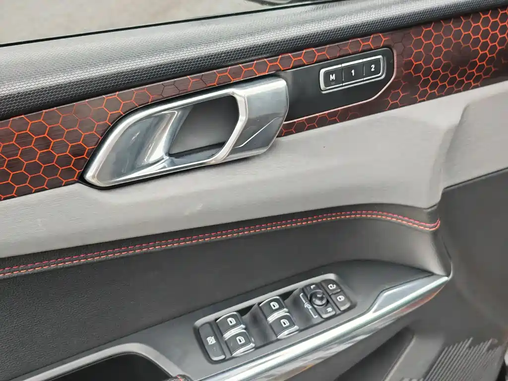 Lynk & Co 03 2019 2.0TD Automatic Pro Edition купить на сайте DeffCars