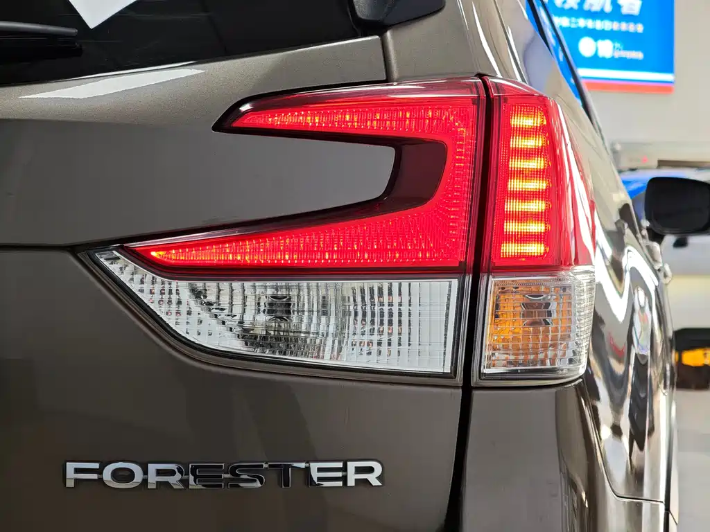 Forester 2022 2.0i AWD Deluxe Edition EyeSight купить на сайте DeffCars