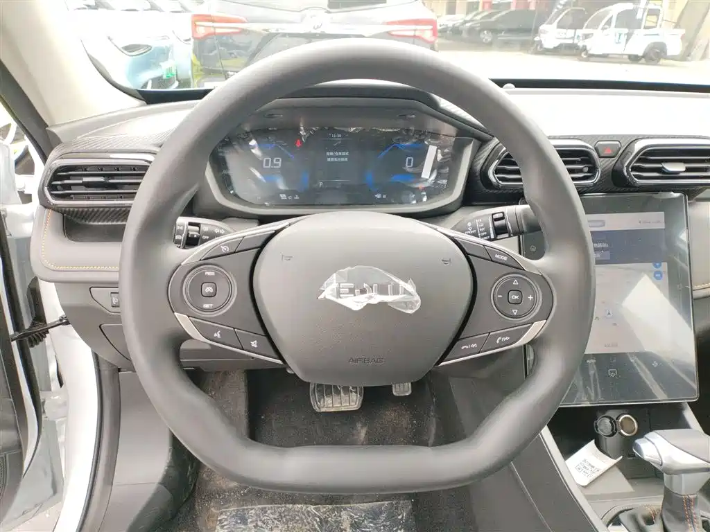 Yixuan 2025 1.5L automatic luxury model купить на сайте DeffCars