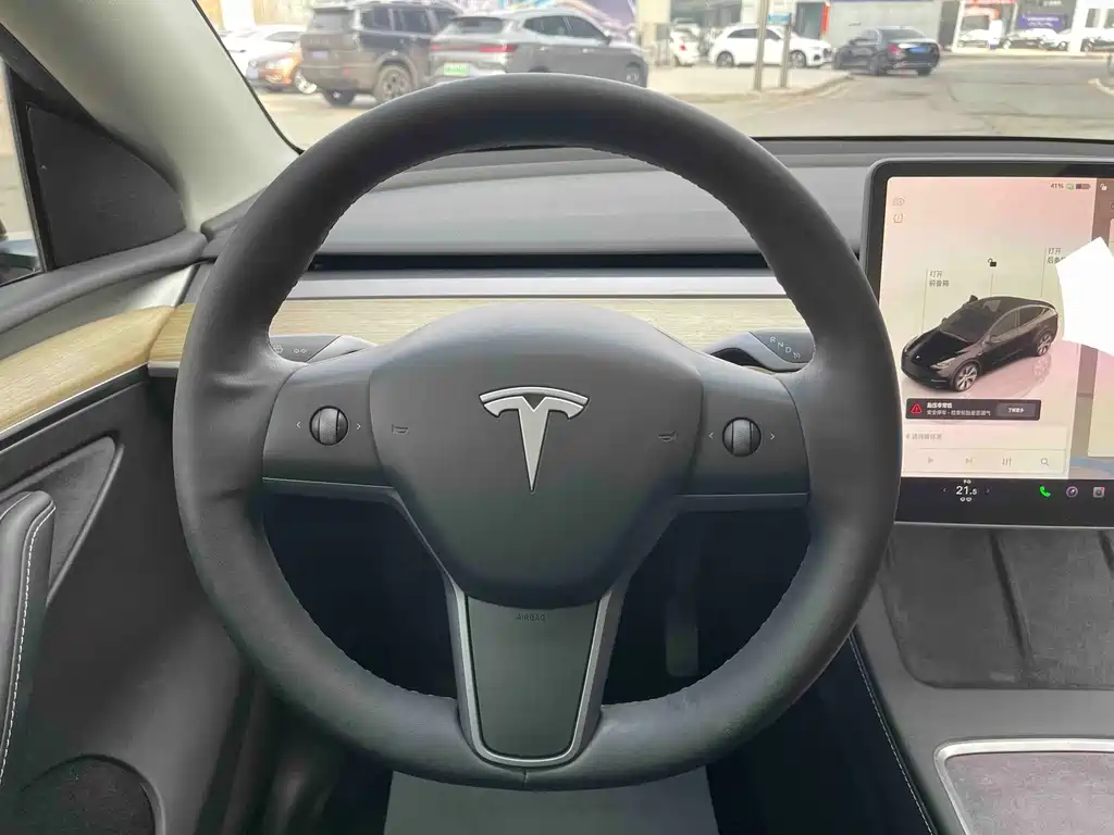 Model Y 2023 rear-wheel drive version купить на сайте DeffCars