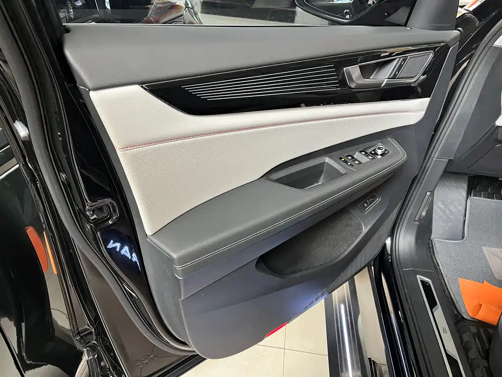 Touron 2024 Touron X 380TSI four-wheel drive luxury version купить на сайте DeffCars