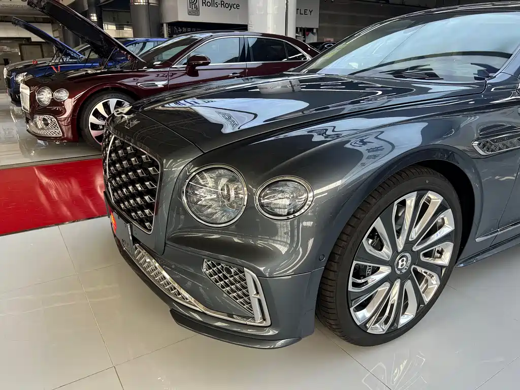 Flying Spur 2024 4.0T V8 Mulliner купить на сайте DeffCars
