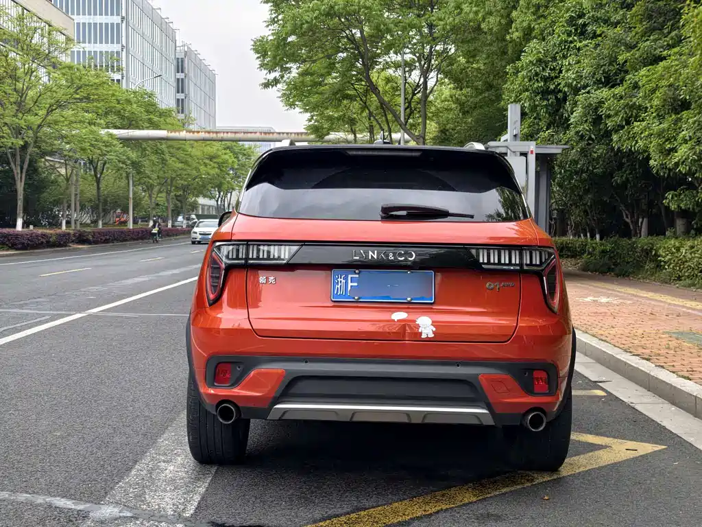 Lynk & Co 01 2017 2.0T 4WD Pro version купить на сайте DeffCars