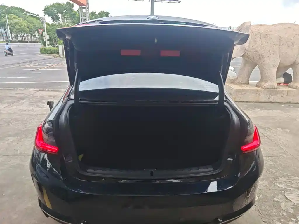 BMW i3 2022 eDrive 35 L купить на сайте DeffCars
