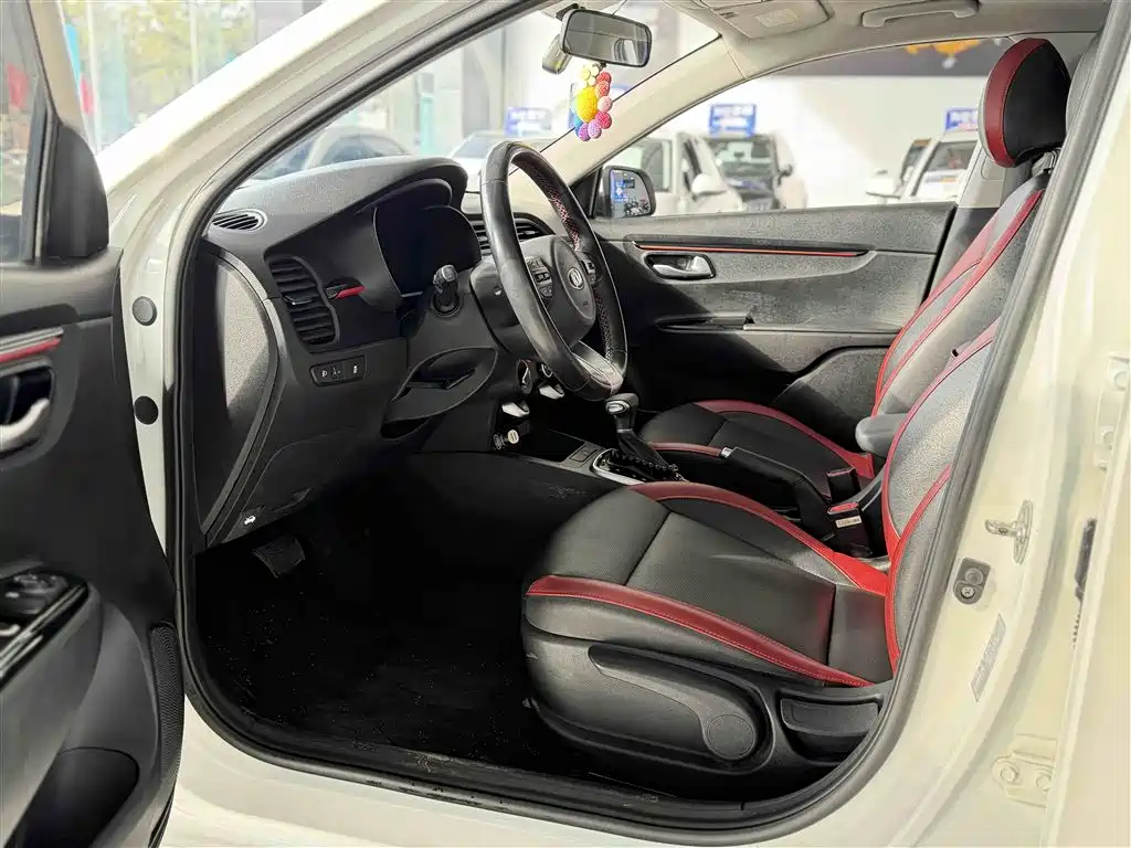 KX CROSS 2019 1.6L automatic smart sunroof version National V купить на сайте DeffCars
