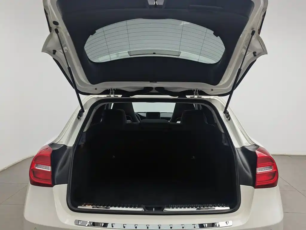 Mercedes-Benz GLA 2016 GLA 200 Fashion Model купить на сайте DeffCars