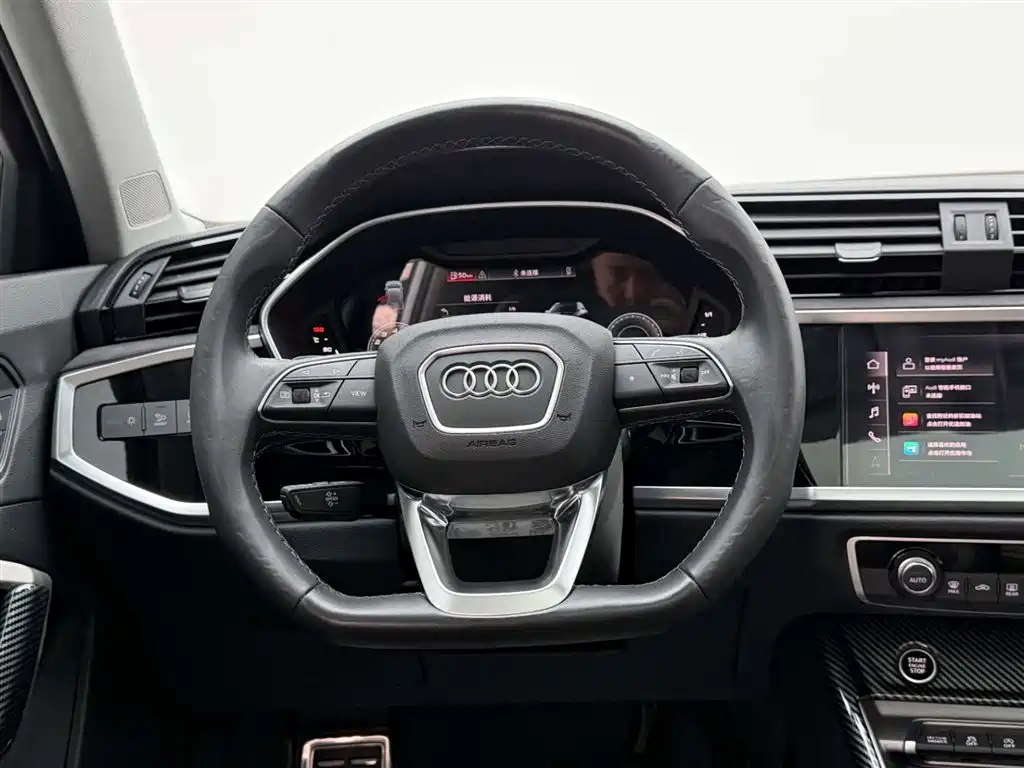 Audi Q3 2022 40 TFSI Fashionable and Dynamic купить на сайте DeffCars
