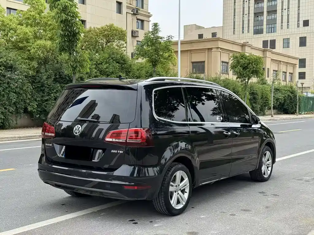 Sharan 2016 380TSI Comfortable 7-seater купить на сайте DeffCars