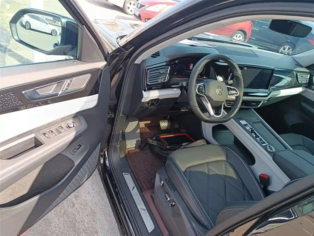 Touron 2024 380TSI four-wheel drive luxury version купить на сайте DeffCars