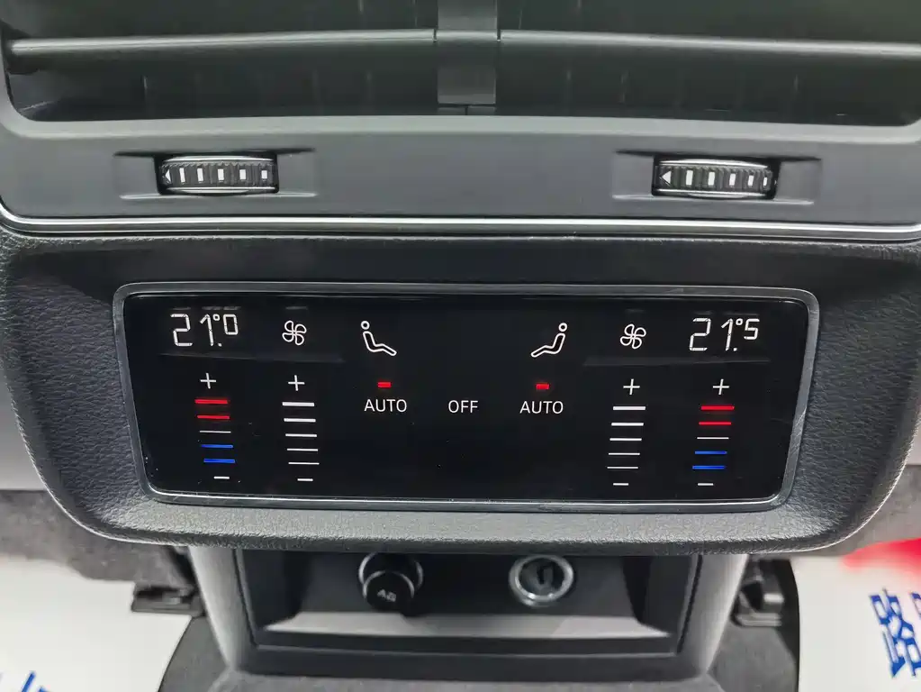 Audi Q7 2023 55 TFSI quattro S line sports купить на сайте DeffCars