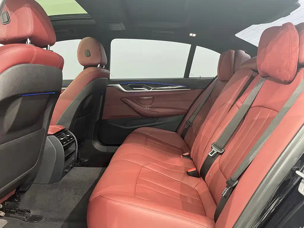 BMW 5 Series 2018 facelift 530Li leading M sports package купить на сайте DeffCars