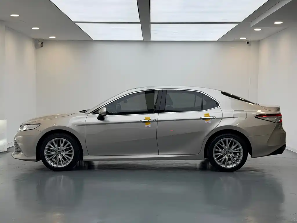 Camry 2019 facelift 2.5G Deluxe Edition купить на сайте DeffCars