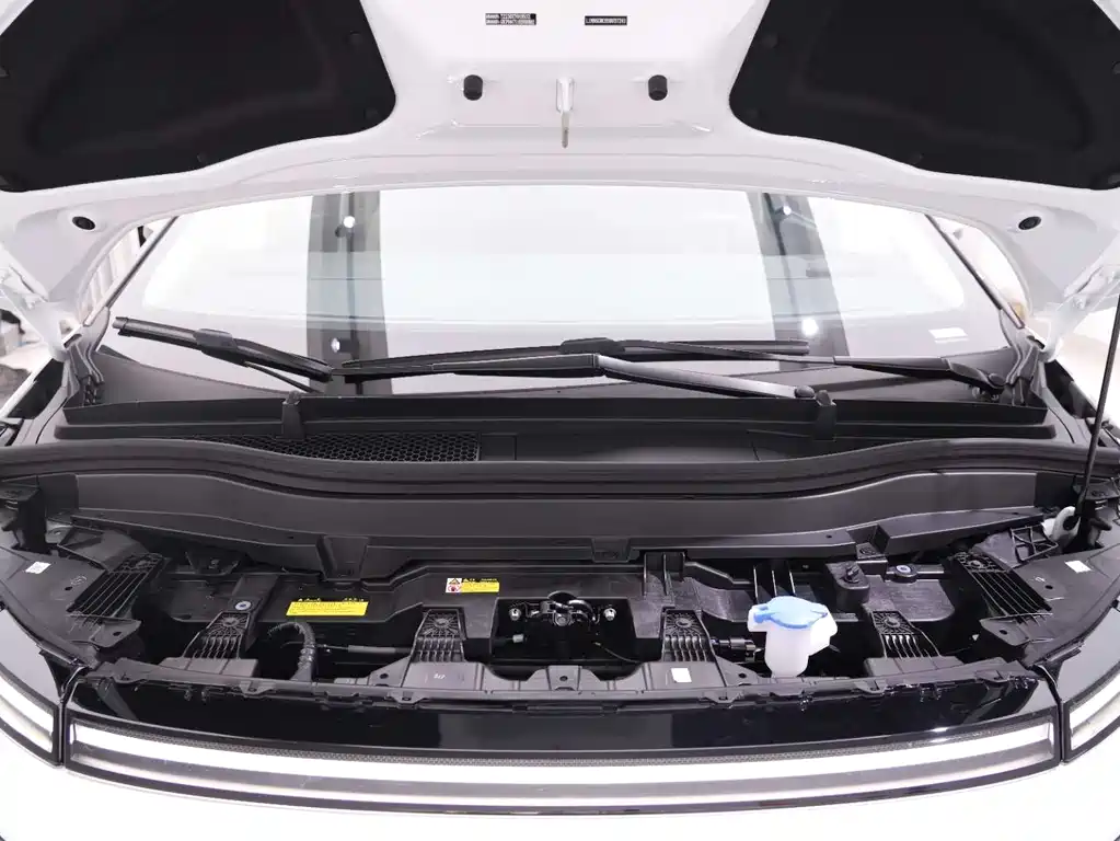 Xpeng X9 2025 pure electric 740 long battery life Max купить на сайте DeffCars