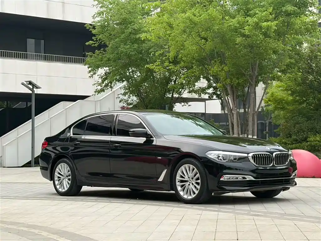 BMW 5 Series 2018 525Li Luxury Package купить на сайте DeffCars