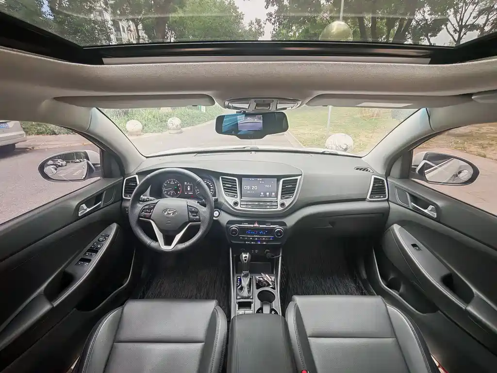 Tucson 2015 1.6T dual-clutch two-wheel drive intelligent model купить на сайте DeffCars