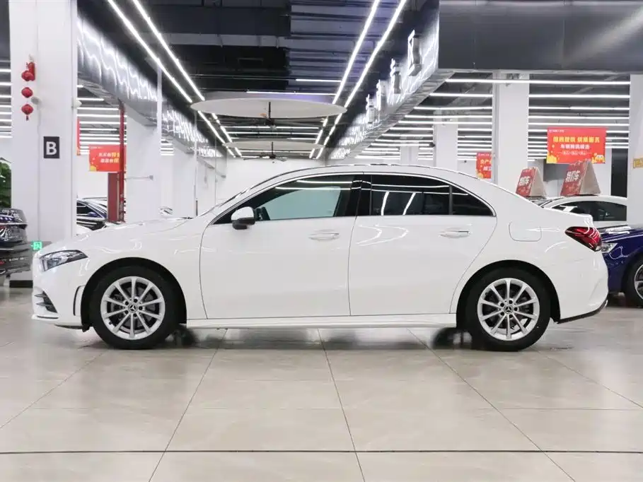 Mercedes-Benz A-Class 2022 A 200 L Sports Sedan Dynamic Type купить на сайте DeffCars